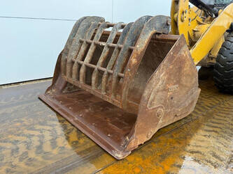 2015-caterpillar-930m-1403059-44836739