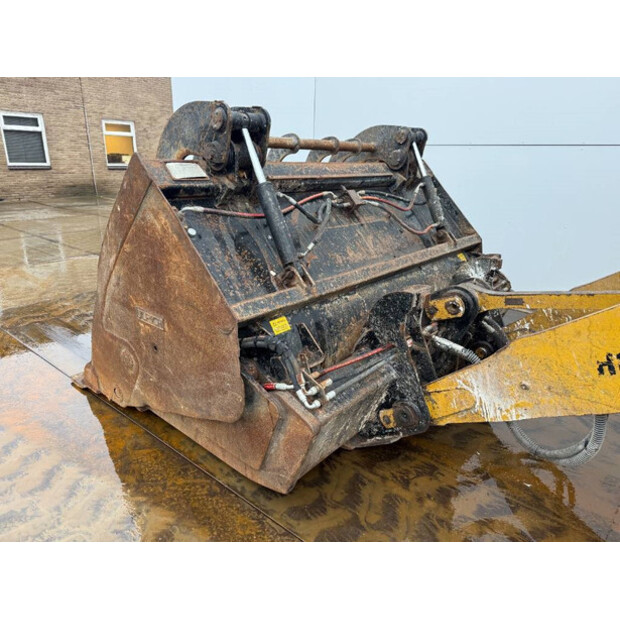 2015 Caterpillar 930M-44836740