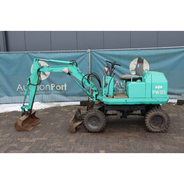 كوماتسو PW05-44836981