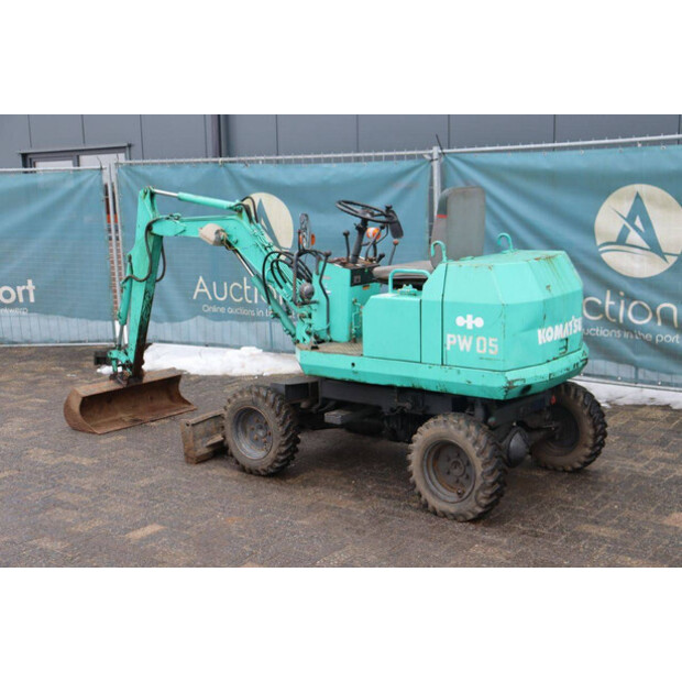 كوماتسو PW05-44836982