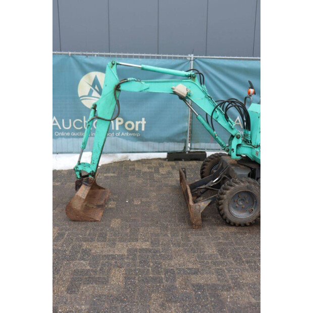 كوماتسو PW05-44836989