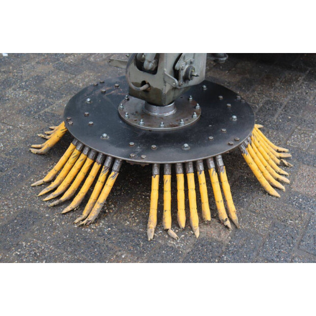 2016 Conver C4-44837262