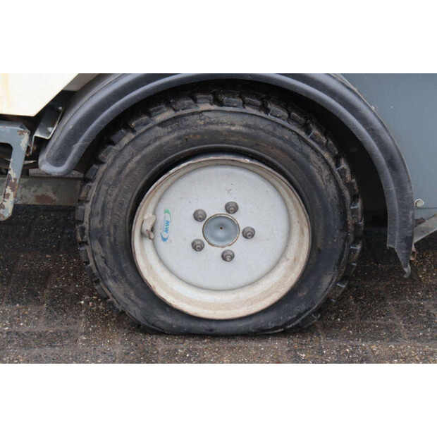 2016 Conver C4-44837270