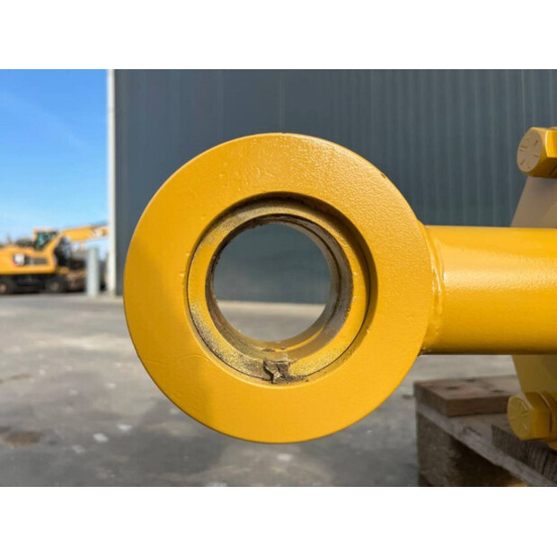 2025 Caterpillar D8-44837535