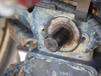 mitsubishi-mt165-1403140-44838380