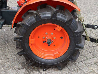kubota-b7000-1403145-44838578