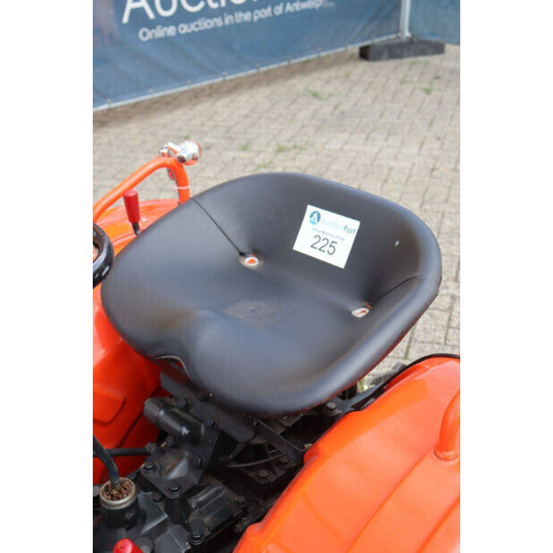 KUBOTA B7000-44838587