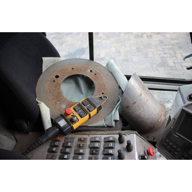 2007 اتش ام اف 214-44838943