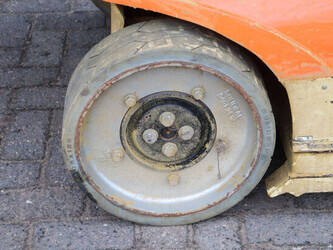 2015-jlg-toucan-8e-1403159-44839005