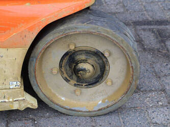 2015-jlg-toucan-8e-1403159-44839006