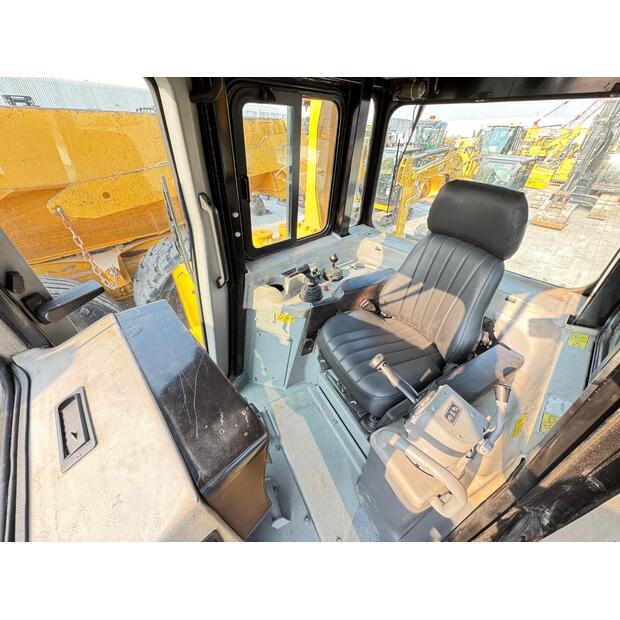 2012 كاتربيلر D7R-44839393