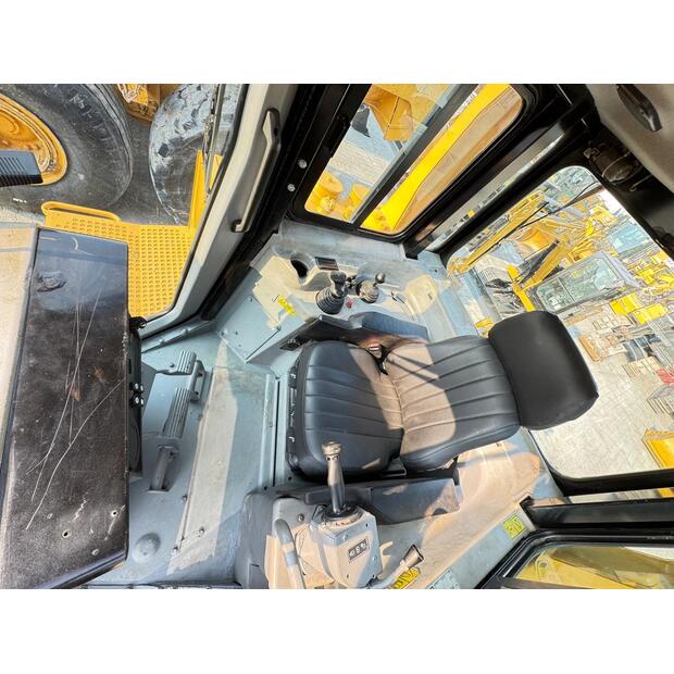 2012 كاتربيلر D7R-44839395