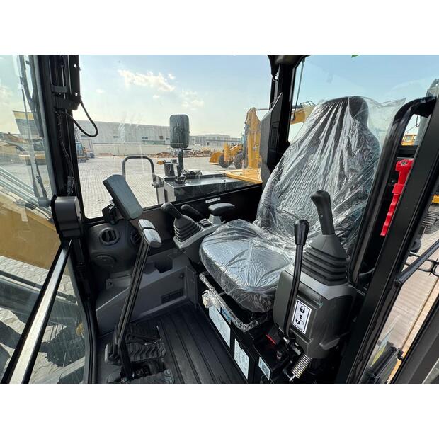 2025 Caterpillar 305.5-44839556