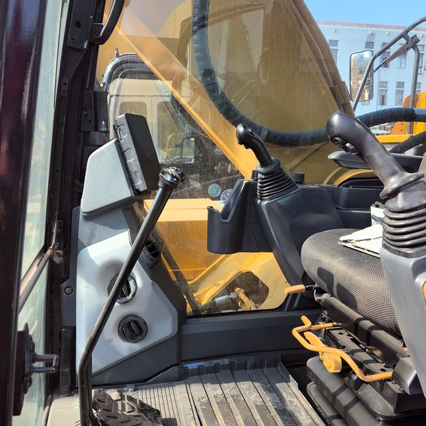 2022 Caterpillar 330-44839656