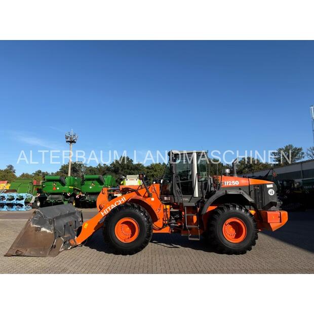 2011 Hitachi ZW250-44839878