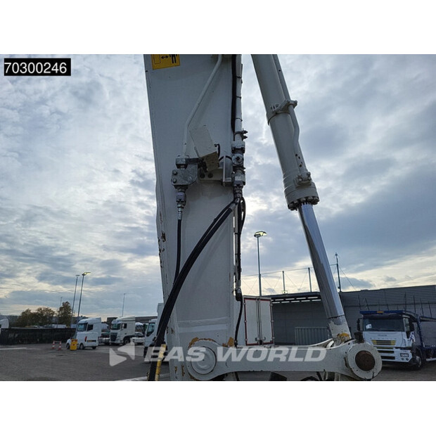 2017 كوماتسو PC210LC-10-44840812