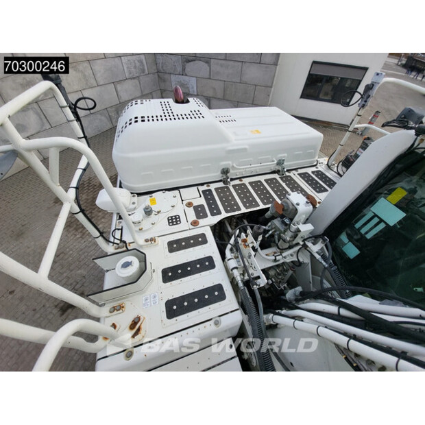 2017 كوماتسو PC210LC-10-44840837