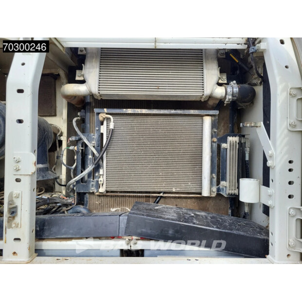 2017 كوماتسو PC210LC-10-44840842