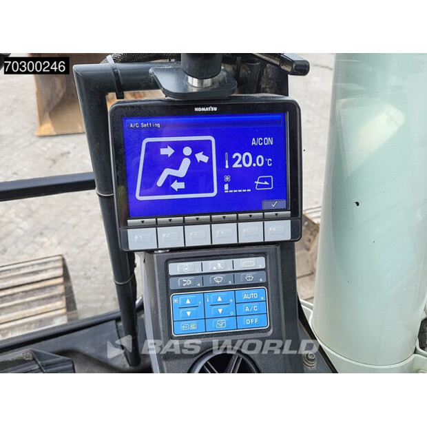 2017 كوماتسو PC210LC-10-44840853