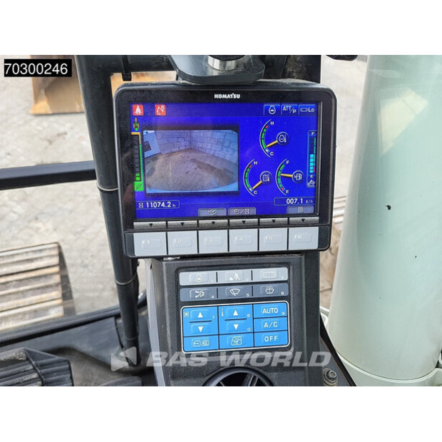 2017 كوماتسو PC210LC-10-44840854