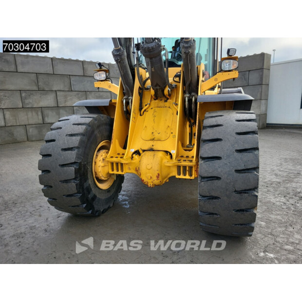 2015 فولفو L110H-44841080