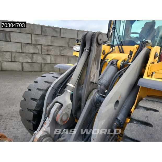 2015 فولفو L110H-44841082