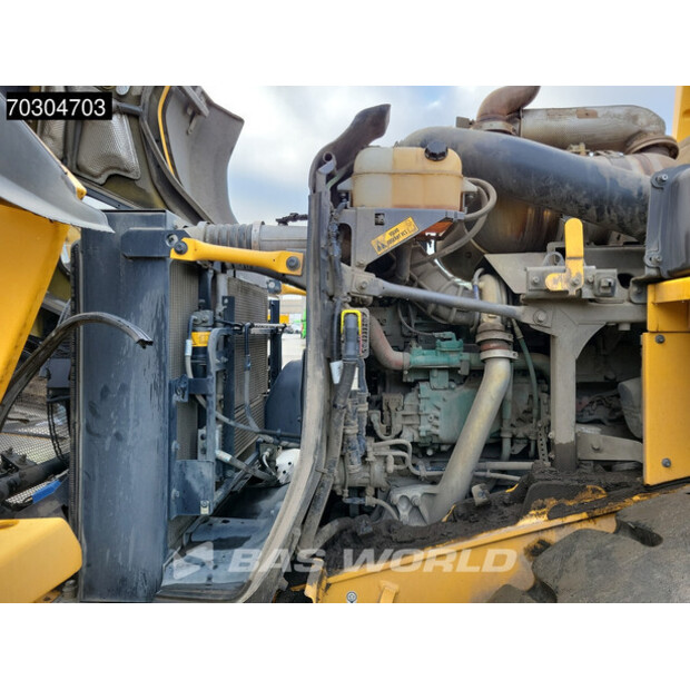 2015 فولفو L110H-44841086