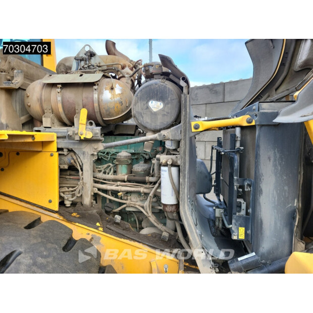 2015 فولفو L110H-44841088