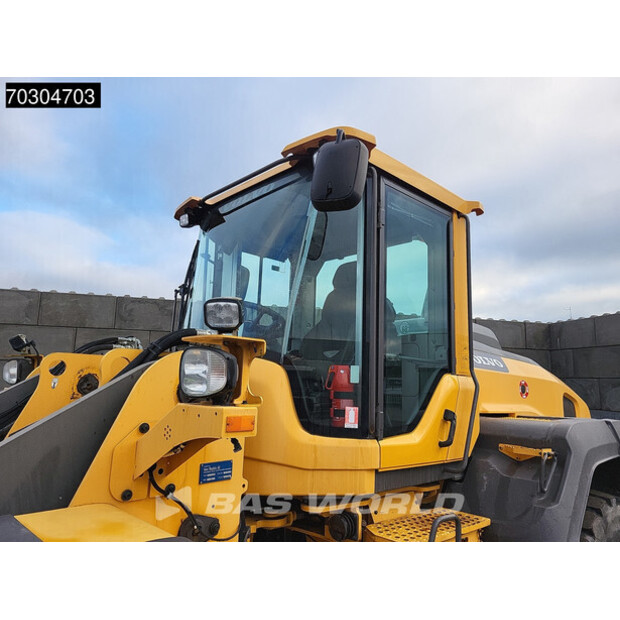 2015 فولفو L110H-44841092