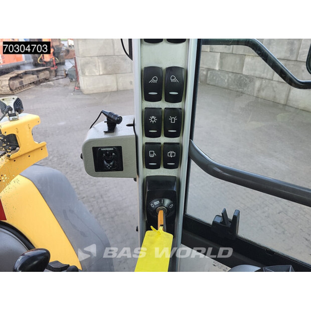 2015 فولفو L110H-44841106