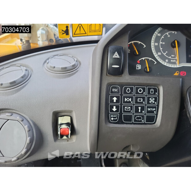 2015 فولفو L110H-44841107