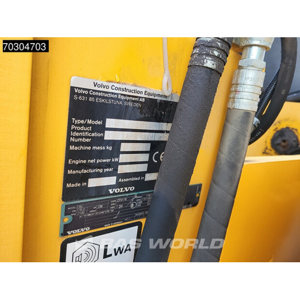 2015 فولفو L110H-44841115