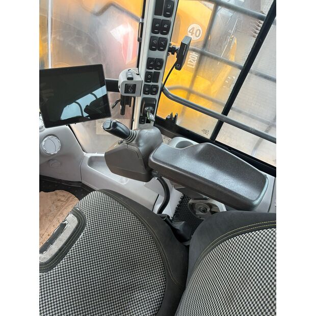 2017 Volvo L110H-44849572