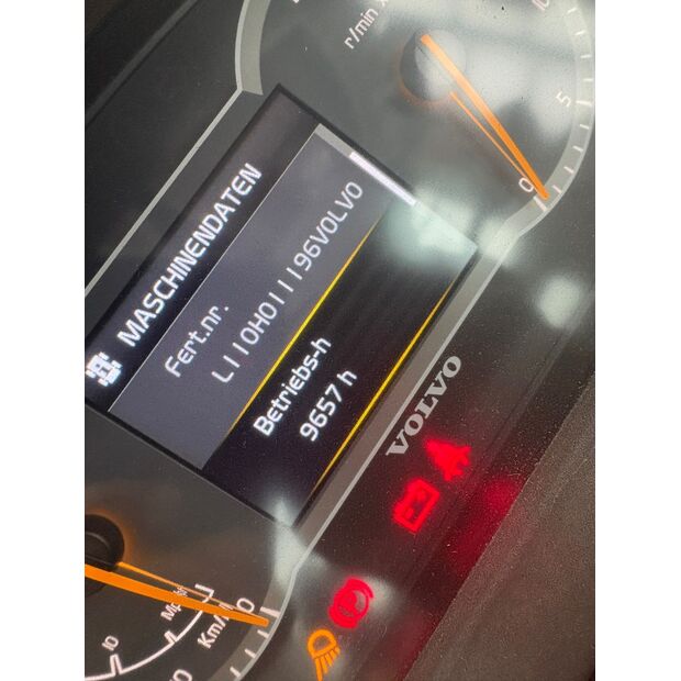 2017 Volvo L110H-44849573