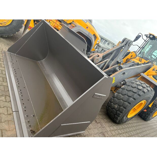 2017 Volvo L110H-44849574