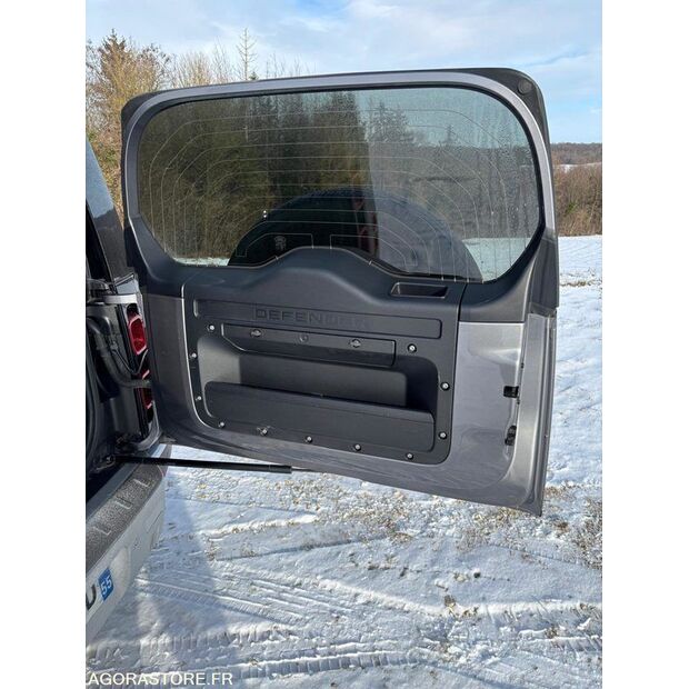 2021 لاند روفر Defender-44855514