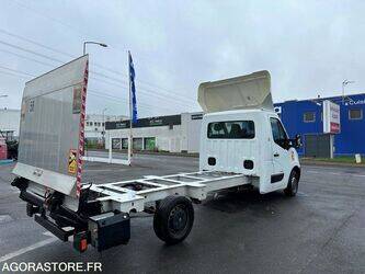 2012-renault-master-1403384-44855579