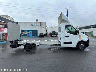 2012-renault-master-1403384-44855580