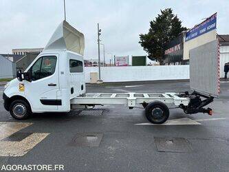 2012-renault-master-1403384-44855581