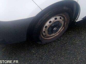 2015-renault-trafic-1402964-44855728