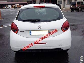 2015-peugeot-208-1402972-44855772
