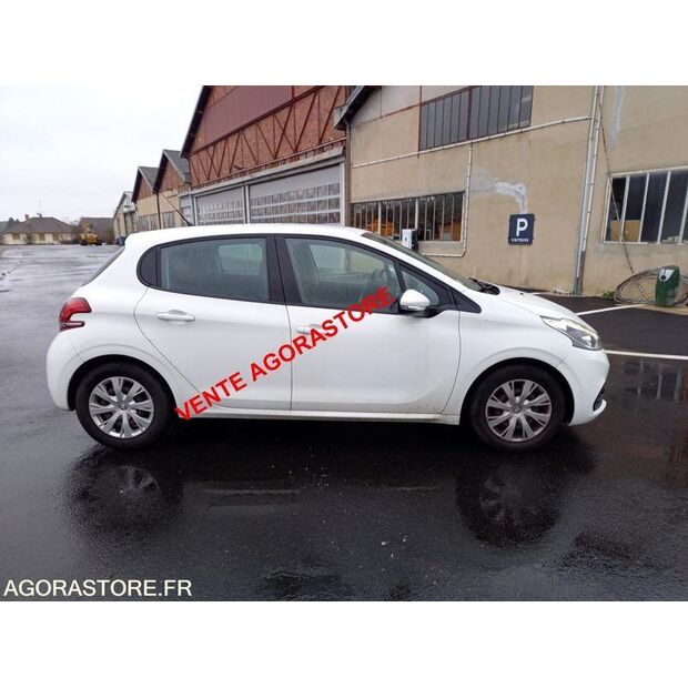 2015 Peugeot 208-44855774