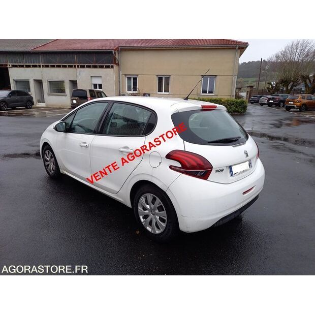 2015 Peugeot 208-44855776