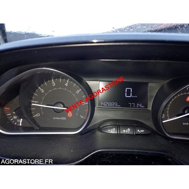 2015 Peugeot 208-44855778