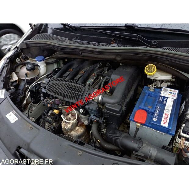 2015 Peugeot 208-44855791