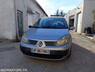 2005-renault-megane-1402981-44855841