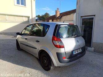 2005-renault-megane-1402981-44855843