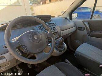 2005-renault-megane-1402981-44855848