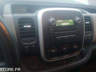 2017-renault-trafic-1402994-44855871