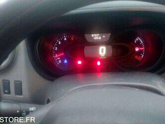 2017-renault-trafic-1402994-44855873